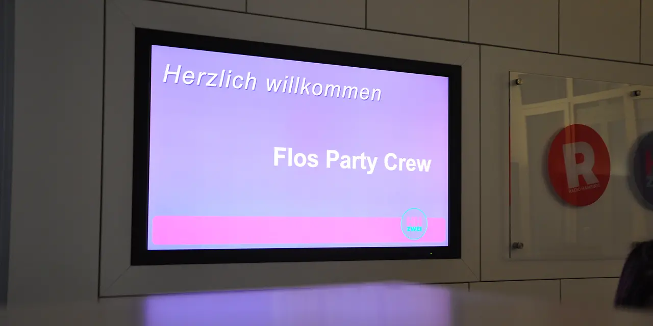 01 Flos Party Crew